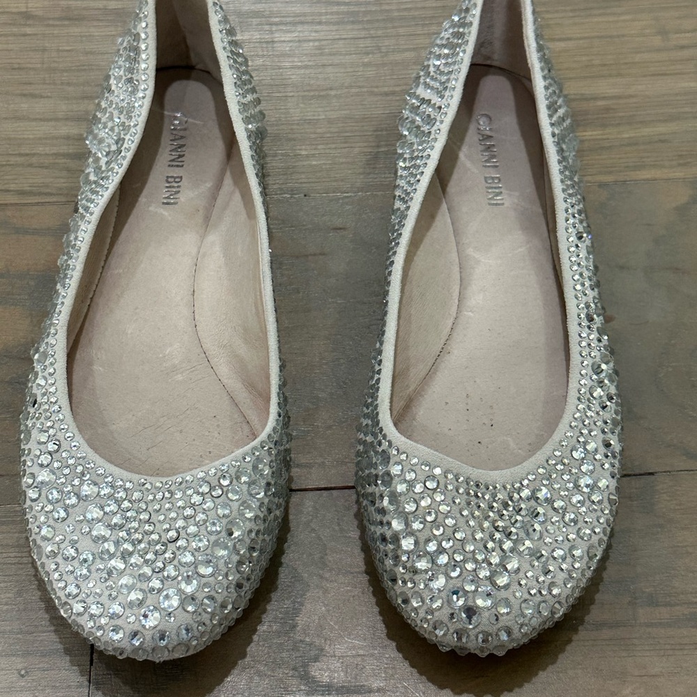 Gianni Bini Silver Embellished Women's Flats Size 7M